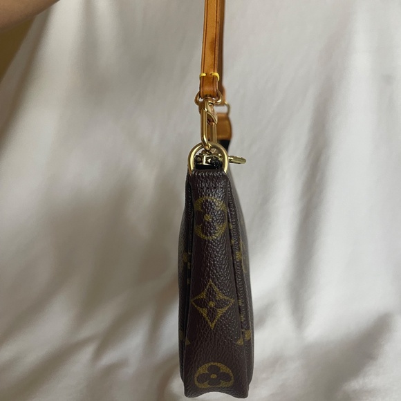 Vintage Louis Vuitton monogram pochette - Picture 3 of 15